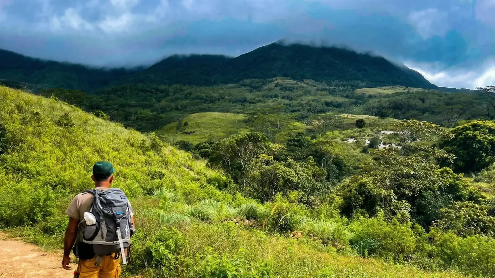 Misty mountain landscape of Kandy Trekking Tours routes
